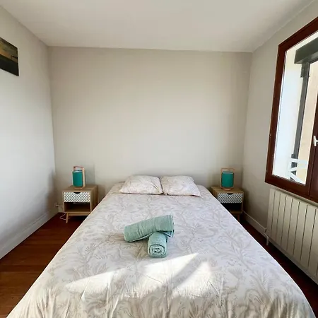 Guest house Maison Face A - Vue Sur La - Parking Gratuit 4*