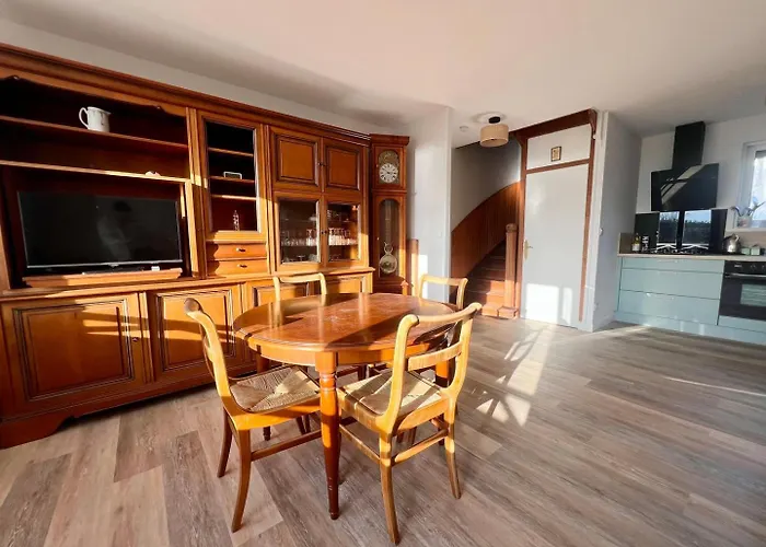 Guest house Maison Face A - Vue Sur La - Parking Gratuit 4*