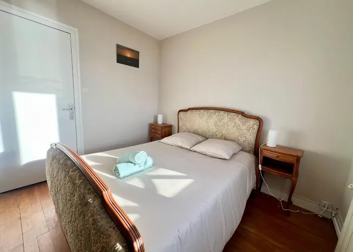 Maison Face A - Vue Sur La - Parking Gratuit Guest house