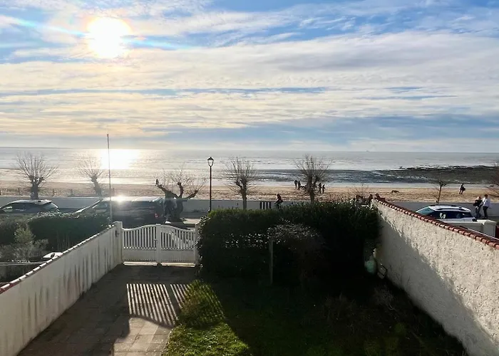 Maison Face A - Vue Sur La - Parking Gratuit Pensión 4*